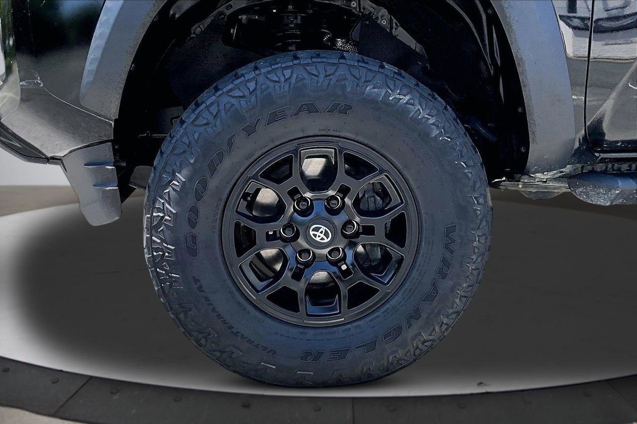 Used 2023 Toyota Tacoma SR5 RWD image 32