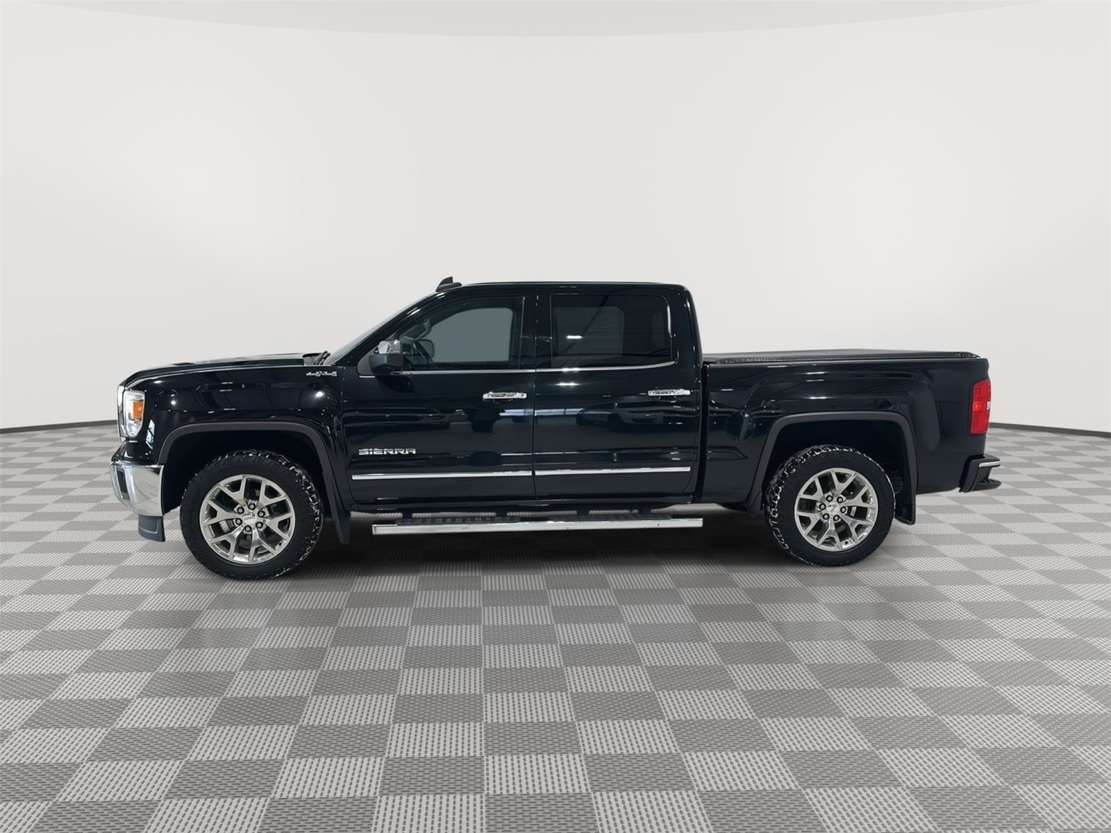 Used 2015 GMC Sierra 1500 SLT w/ SLT Crew Cab Value Package image 2
