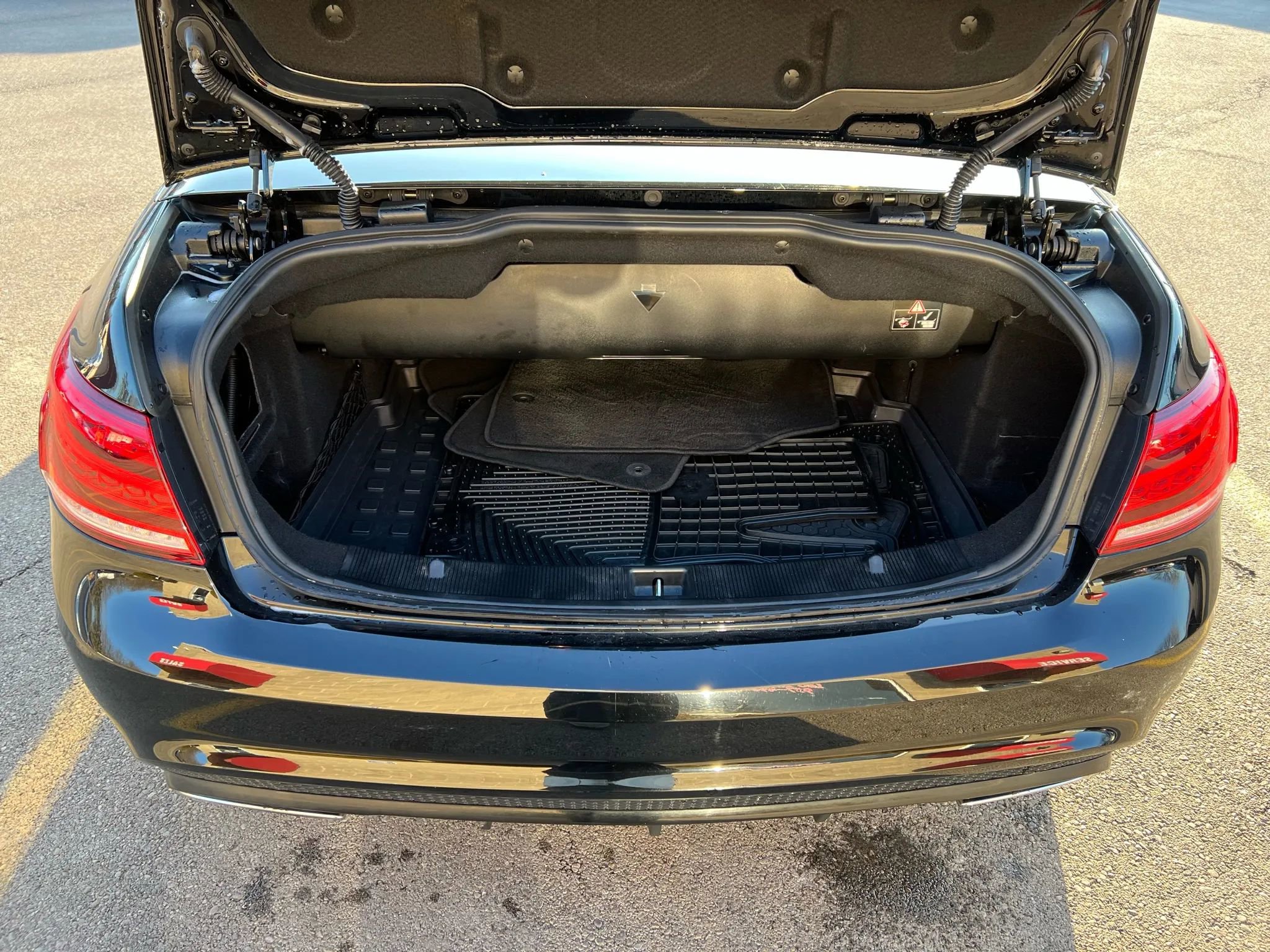 Used 2014 Mercedes-Benz E 550 Cabriolet w/ Premium 1 Package image 27