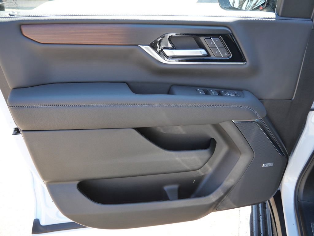 New 2026 GMC Yukon XL Denali w/ Denali Reserve Package image 38