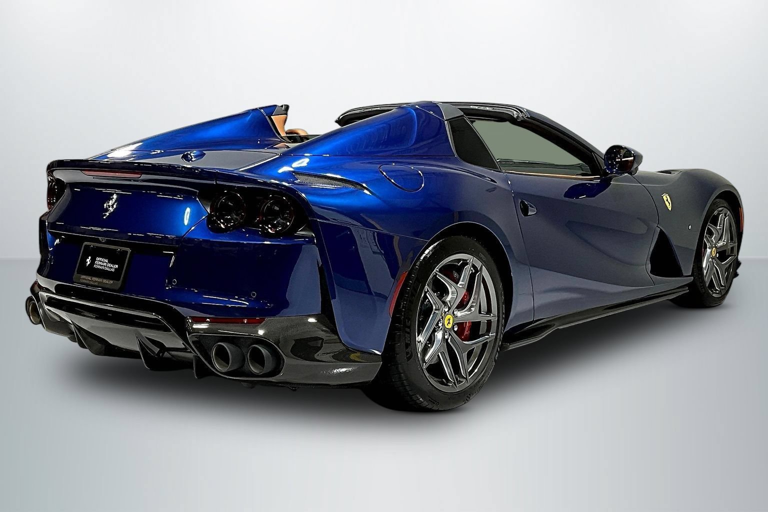 Used 2022 Ferrari 812 GTS RWD image 7