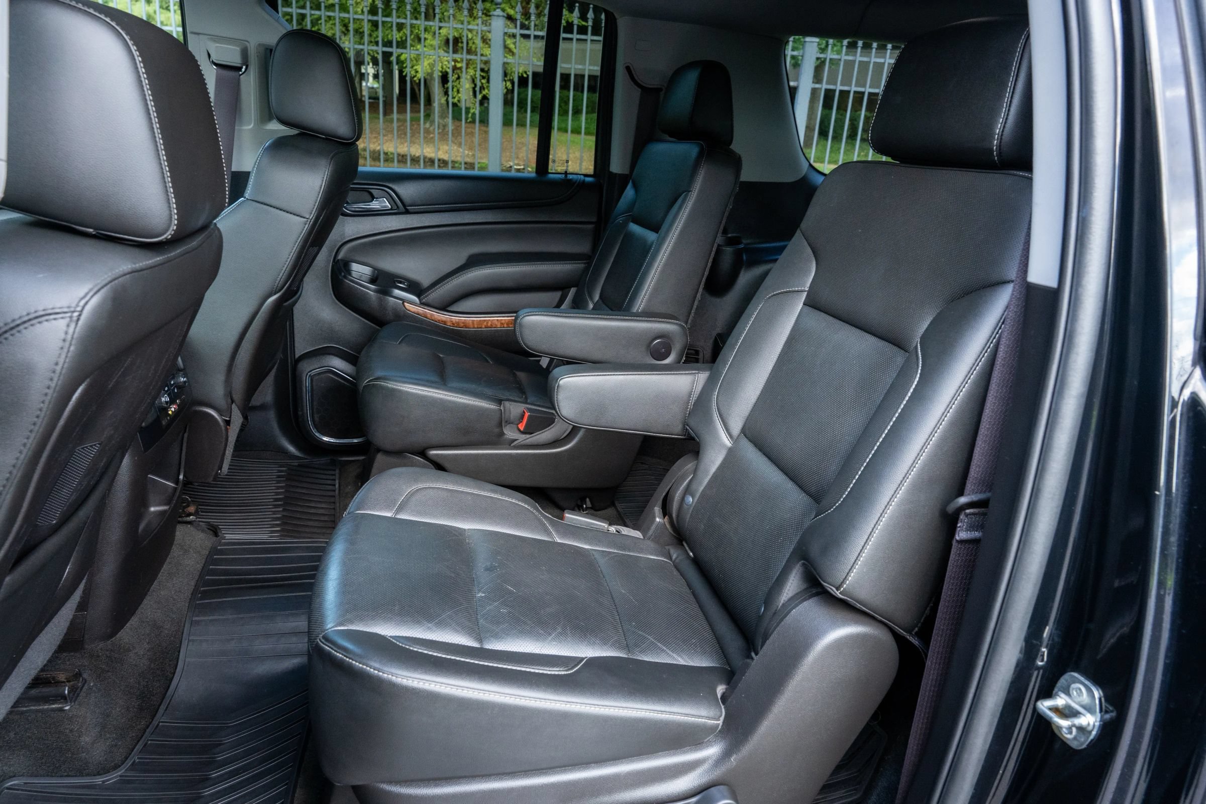 Used 2016 Chevrolet Suburban LTZ AWD/4WD image 14