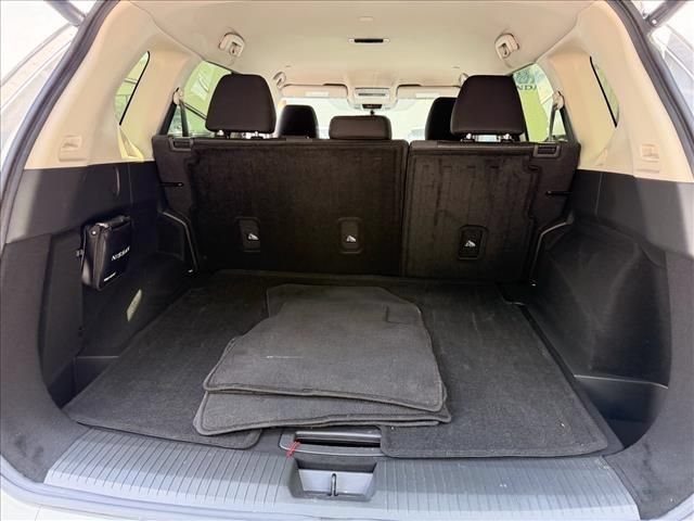 Used 2024 Nissan Rogue SV AWD/4WD image 14