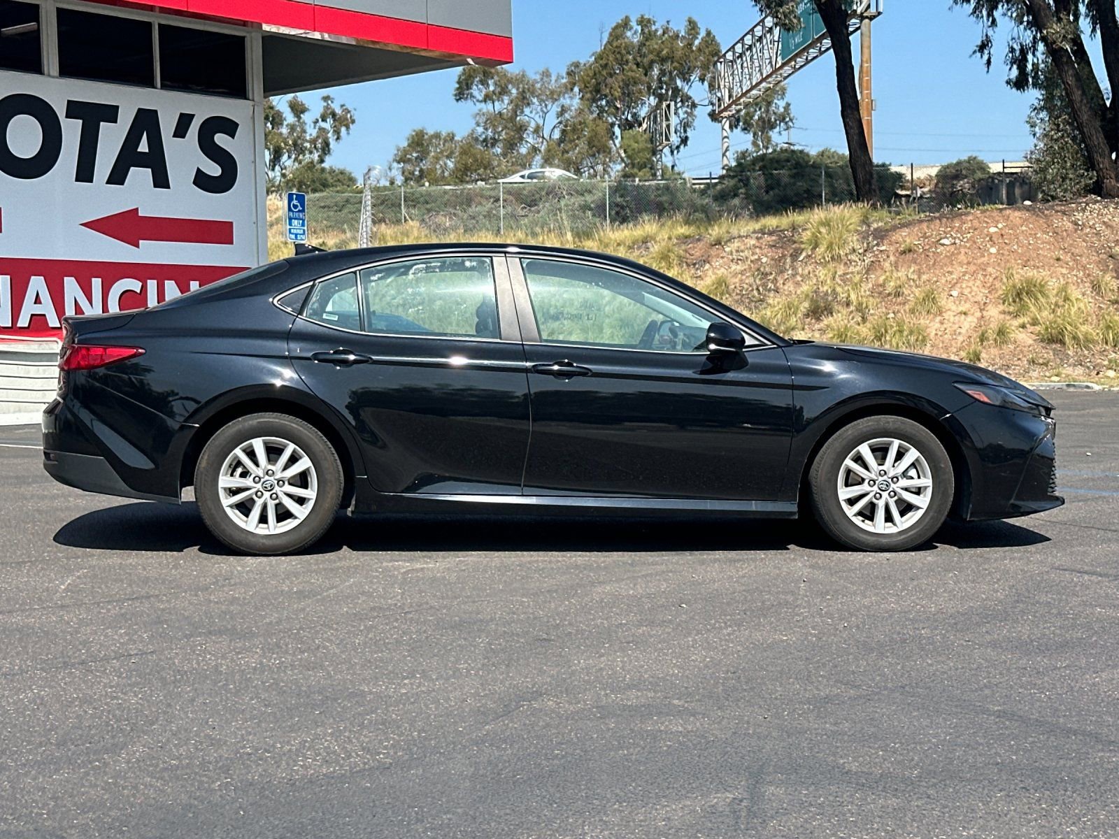 Used 2025 Toyota Camry LE FWD image 6