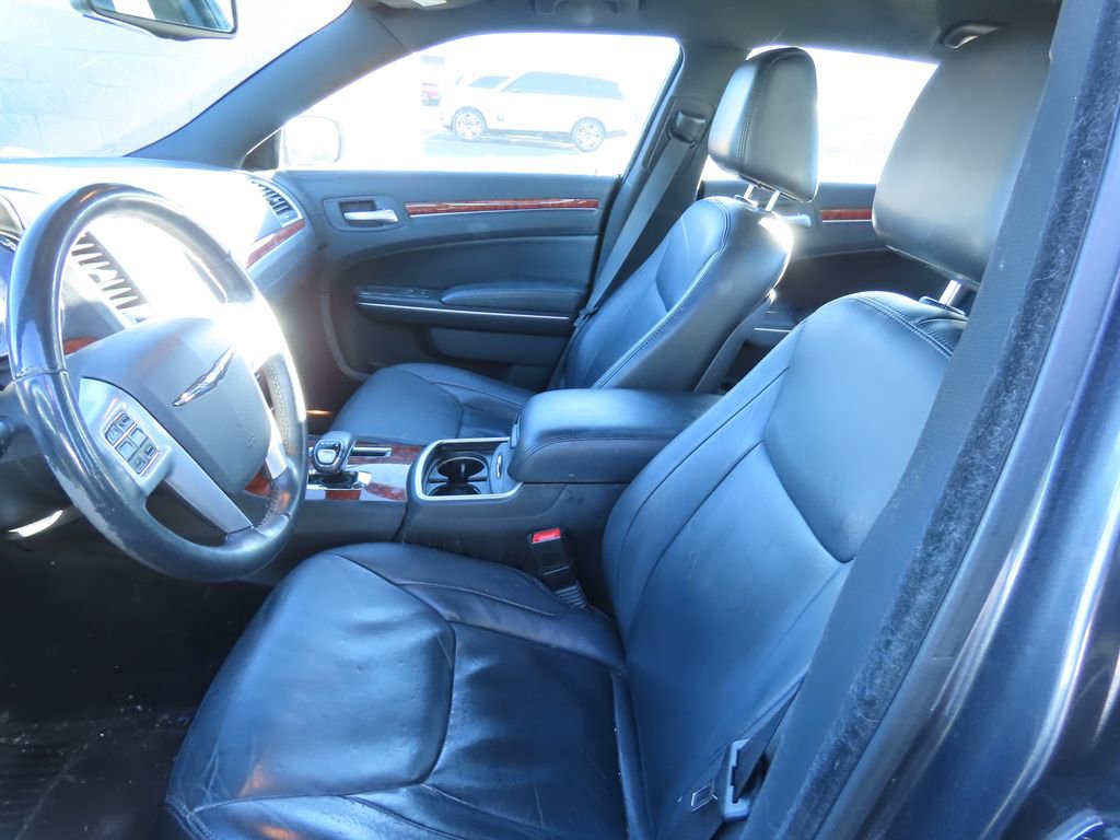 Used 2014 Chrysler 300 image 10