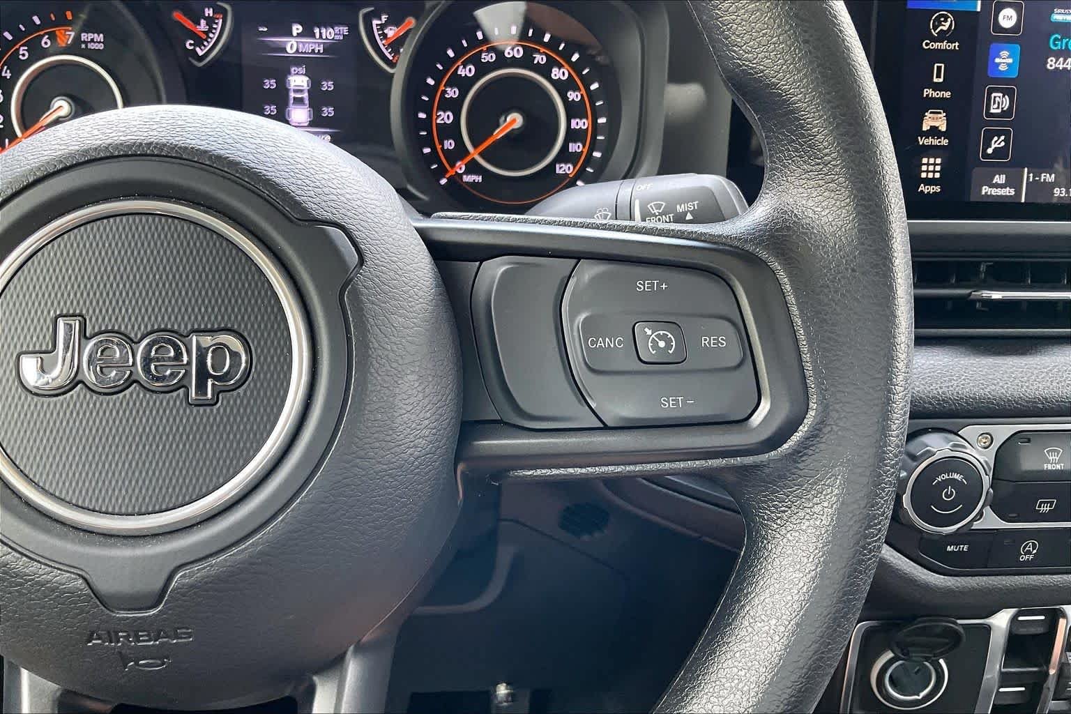 Used 2024 Jeep Gladiator Sport AWD/4WD image 19