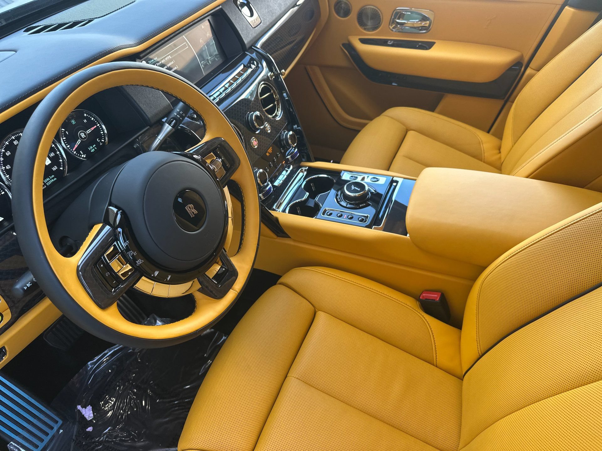 Certified 2023 Rolls-Royce Cullinan Black Badge w/ Driver's Package AWD/4WD image 11