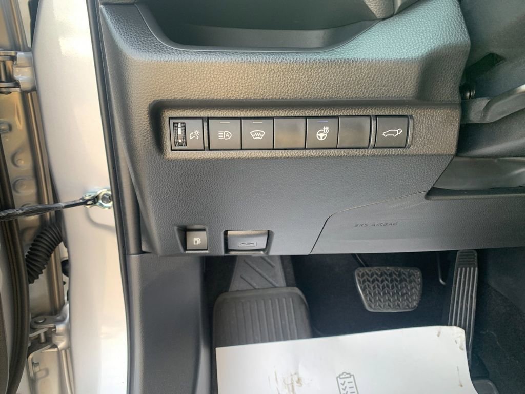 Used 2025 Toyota RAV4 XLE w/ Convenience Package image 33