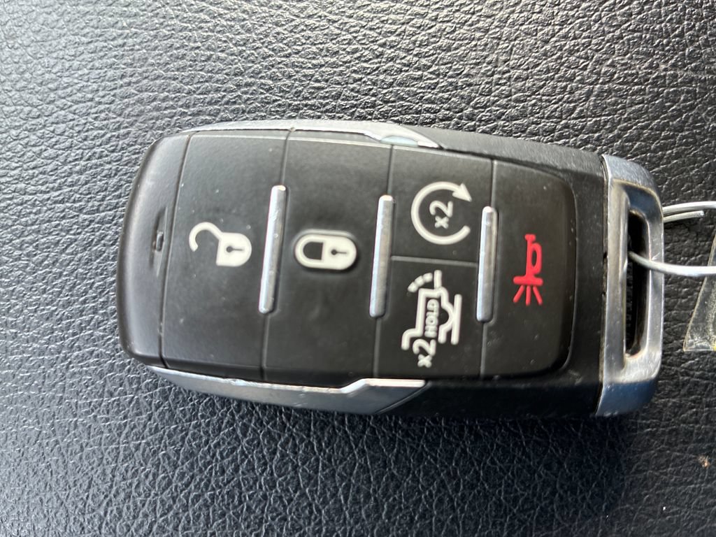 Used 2025 RAM 1500 Big Horn AWD/4WD image 30