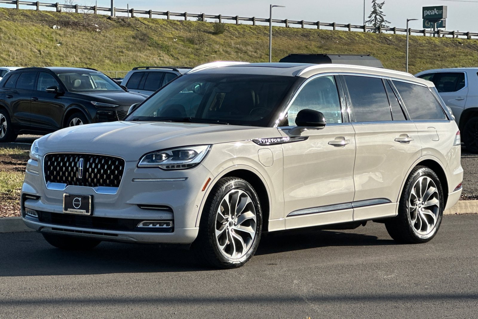 Used 2020 Lincoln Aviator Grand Touring w/ Equipment Group 301A image 7