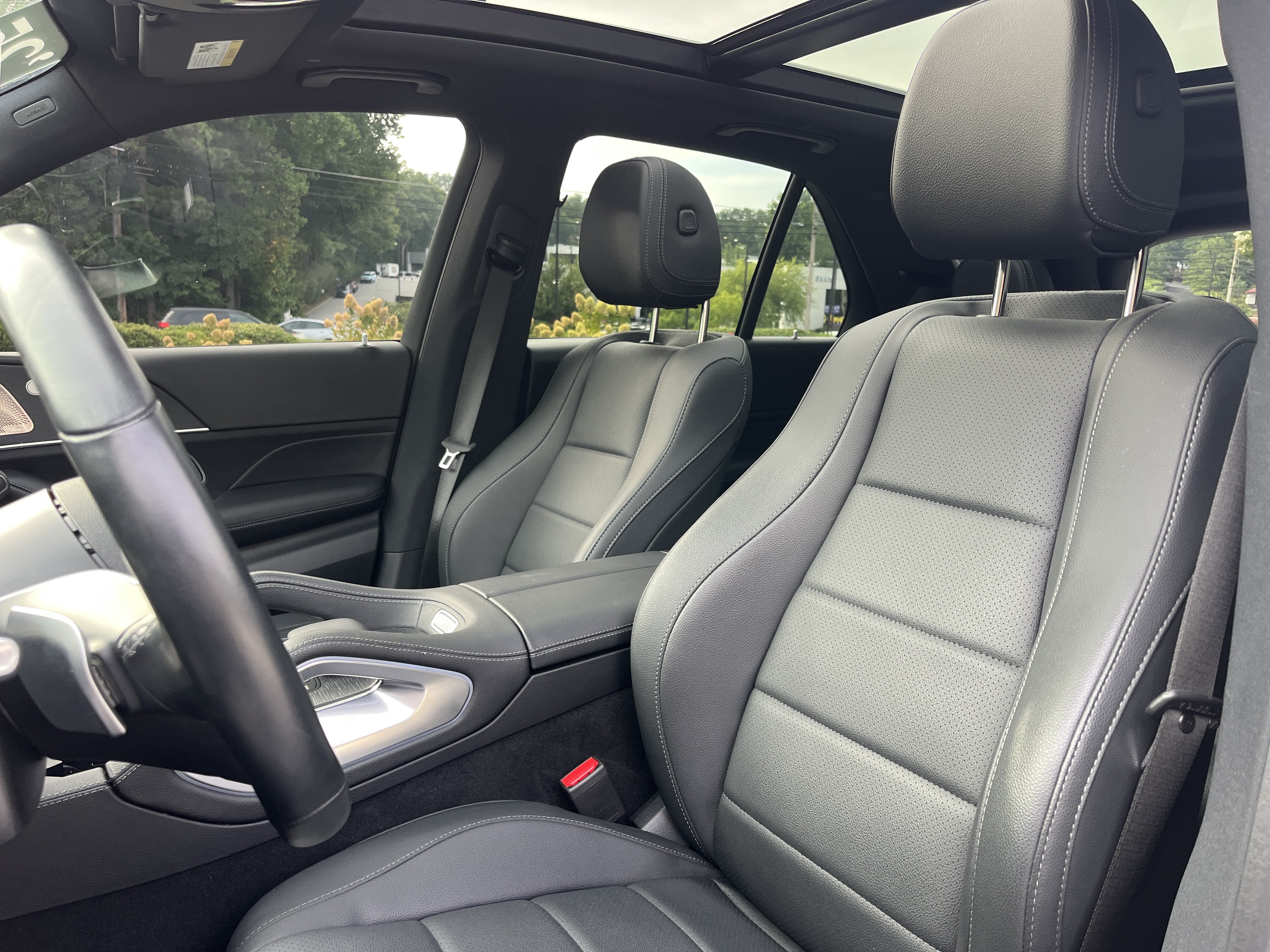 Certified 2025 Mercedes-Benz GLE 450e 4MATIC image 37