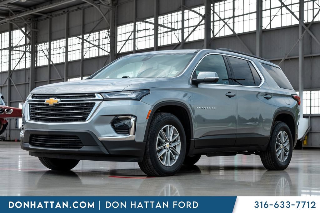 Used 2023 Chevrolet Traverse LT