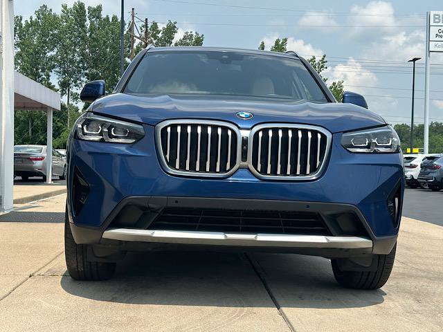 Used 2023 BMW X3 xDrive30i w/ Convenience Package AWD/4WD image 2