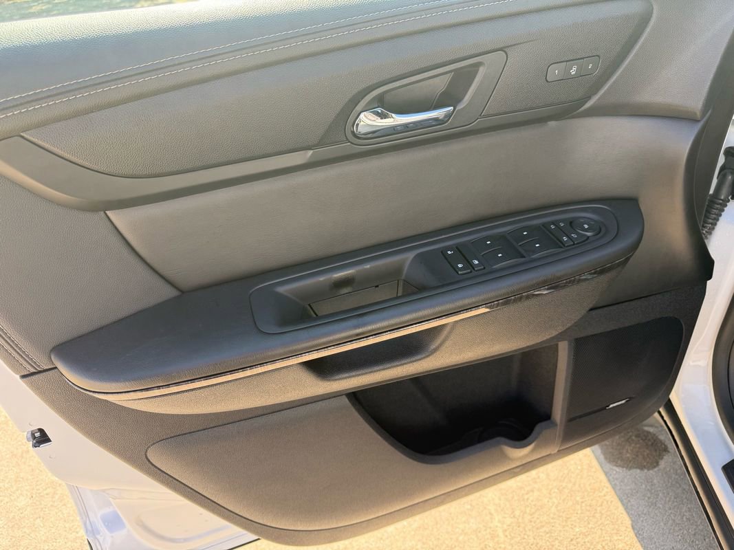 Used 2017 GMC Acadia Limited SLT image 11