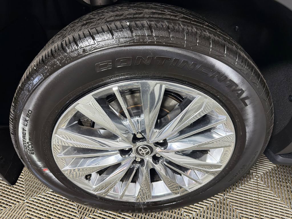 Used 2026 Toyota Grand Highlander Platinum image 19