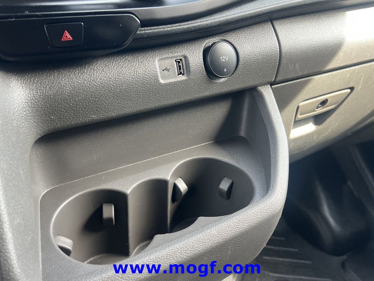Used 2025 Ford Transit 250 148 High Roof RWD image 11