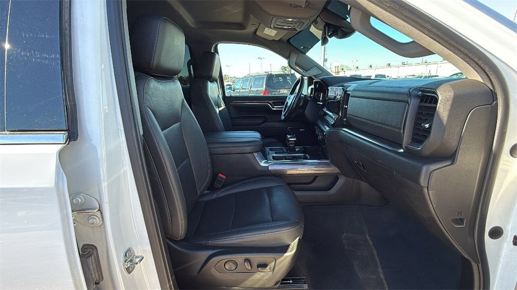 Used 2023 Chevrolet Silverado 1500 LTZ image 33