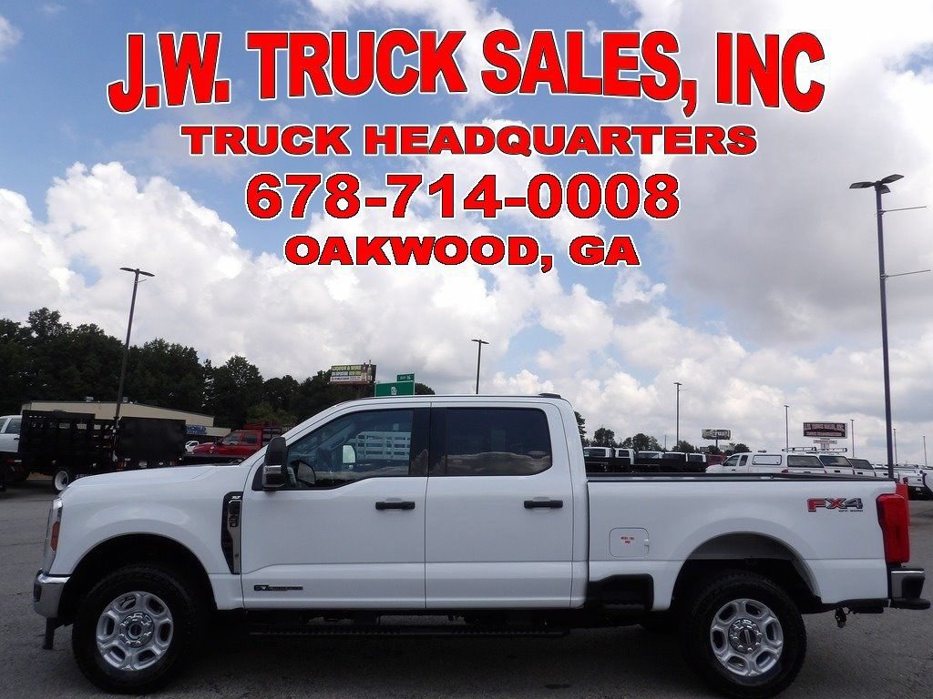 Used 2025 Ford F250 XLT w/ FX4 Off-Road Package AWD/4WD image 2