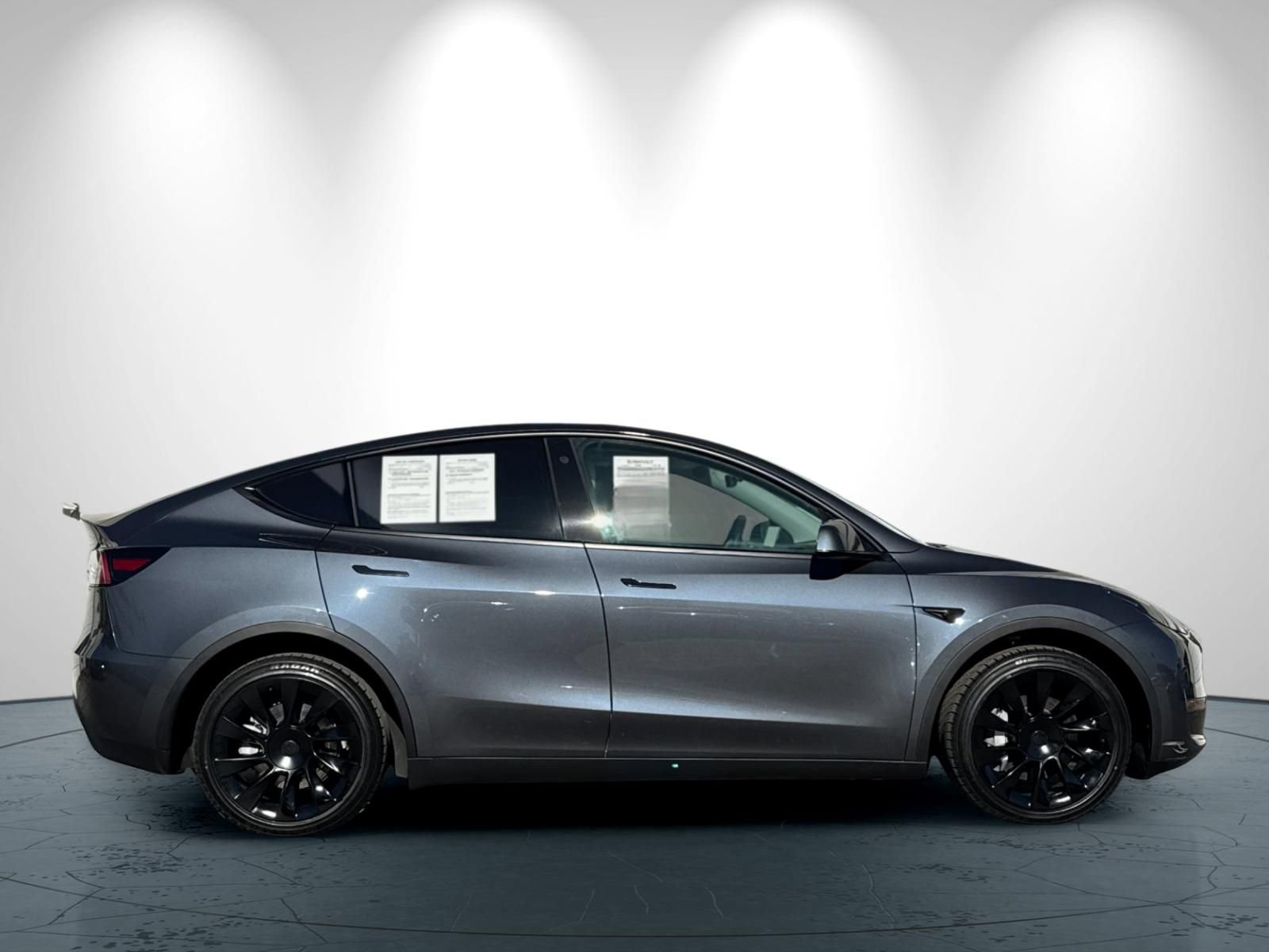 Used 2023 Tesla Model Y Long Range image 3