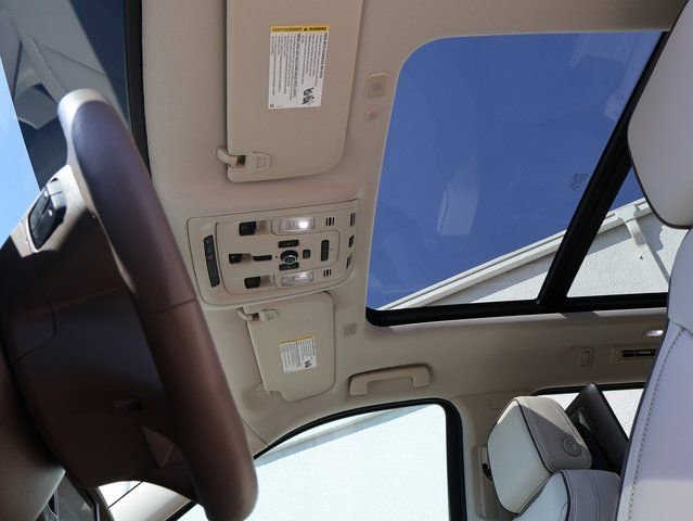 Used 2024 GMC Yukon Denali w/ Advanced Technology Package image 38