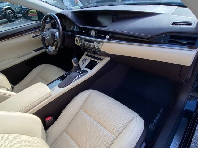 Used 2016 Lexus ES 350 w/ Navigation System Package FWD image 24