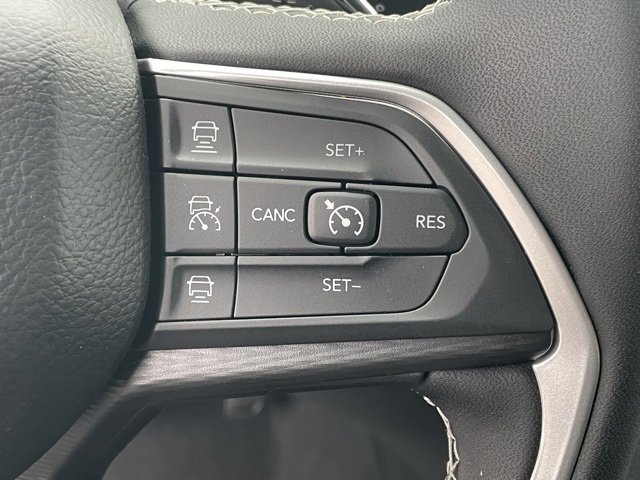 New 2025 Jeep Grand Cherokee L Laredo image 38