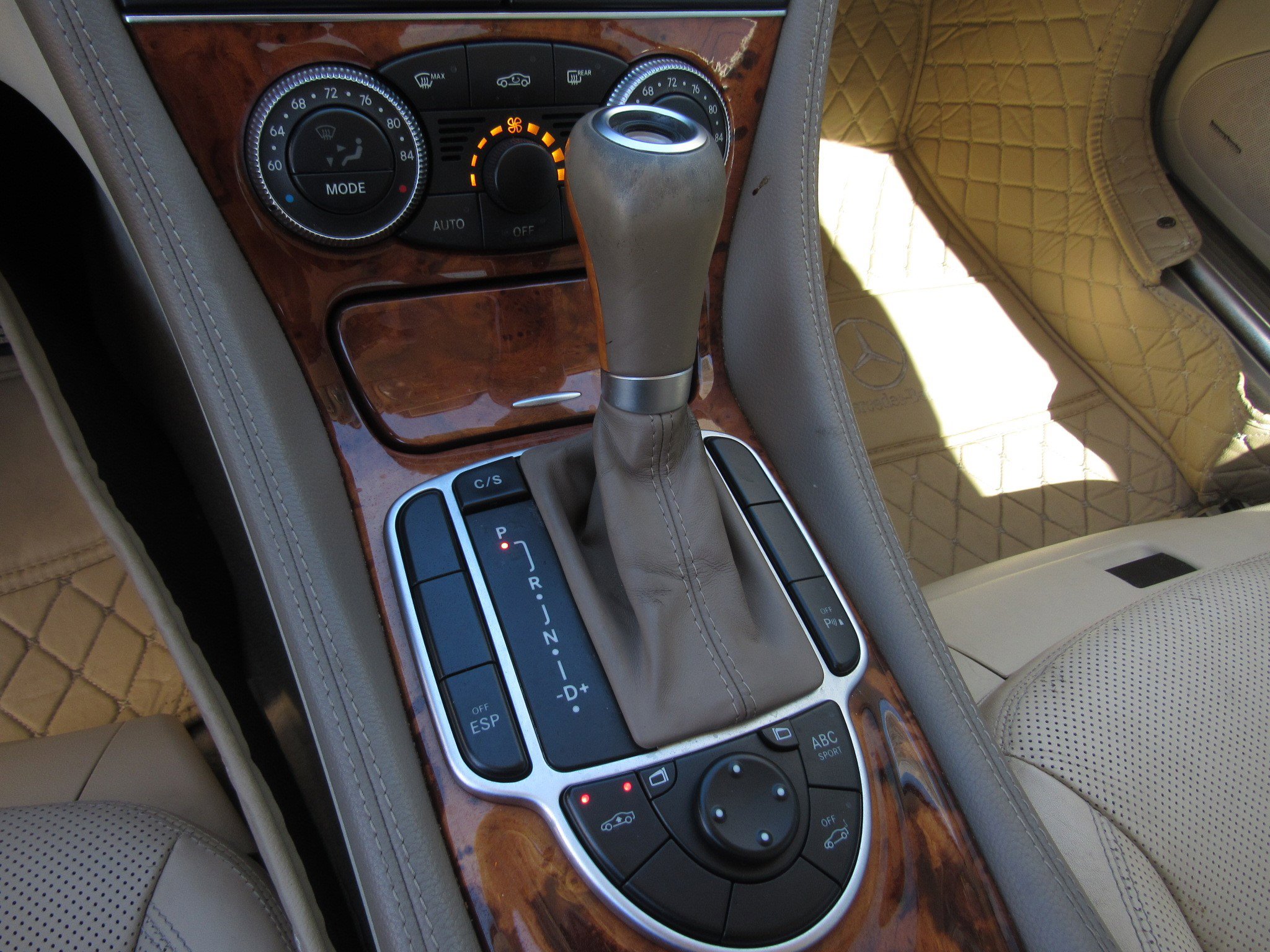 Used 2009 Mercedes-Benz SL 550 image 13