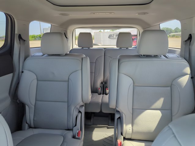 Used 2021 GMC Acadia SLT w/ Technology Package AWD/4WD image 24