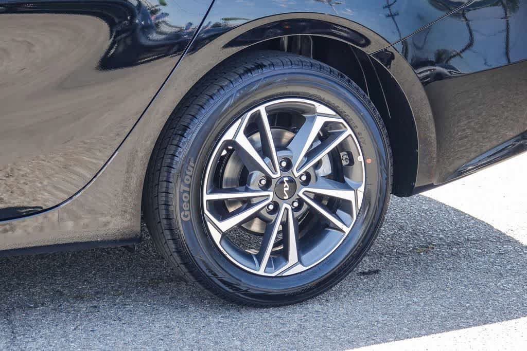 Certified 2023 Kia Forte LXS FWD image 10
