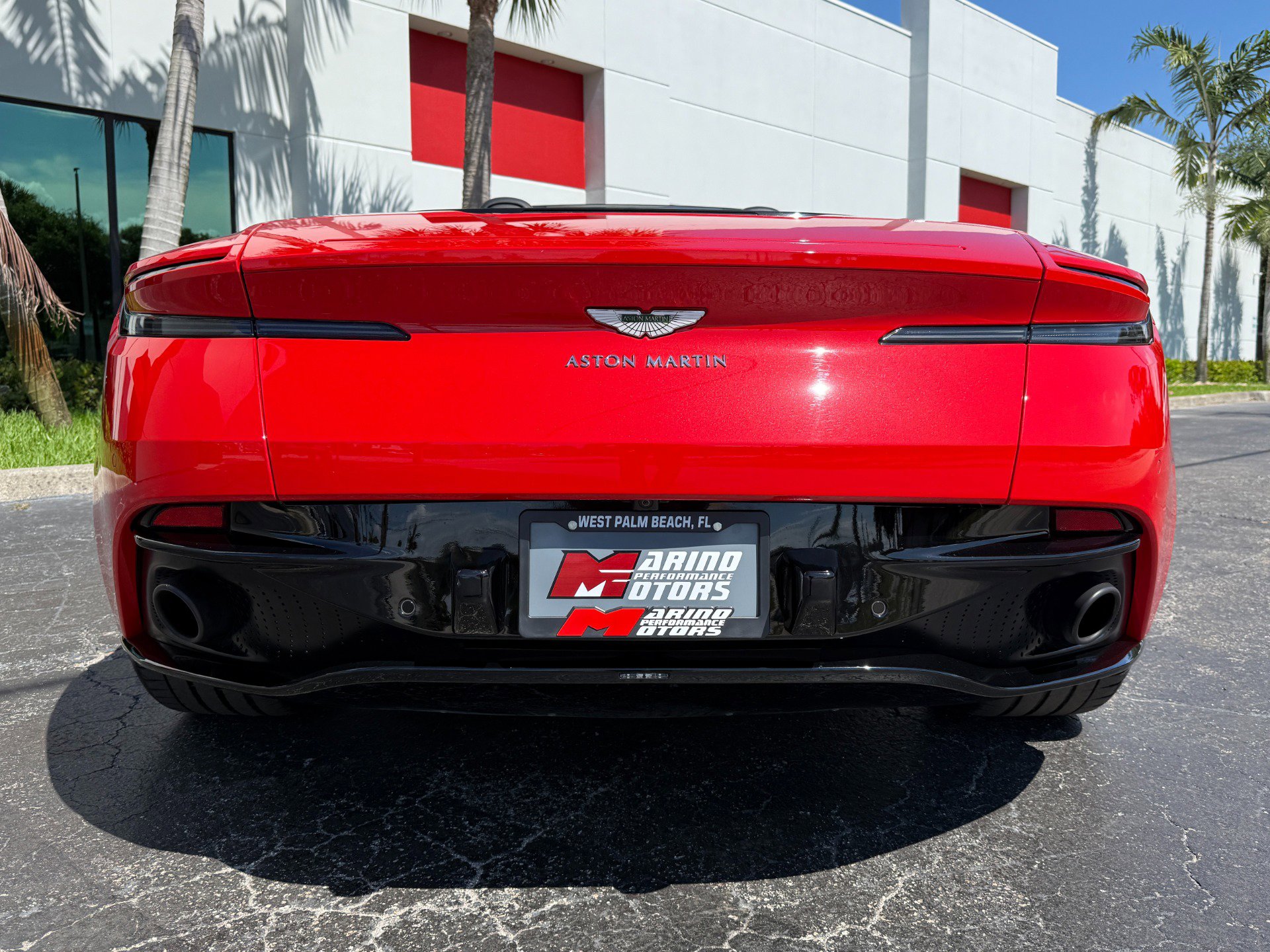 Used 2020 Aston Martin DB11 Volante RWD image 21