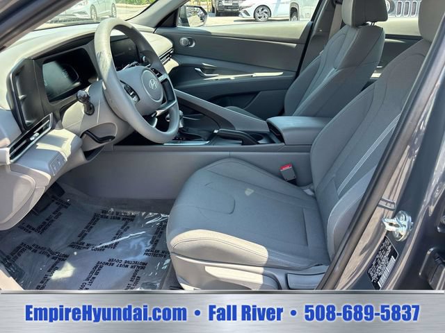 Used 2024 Hyundai Elantra SE FWD image 9