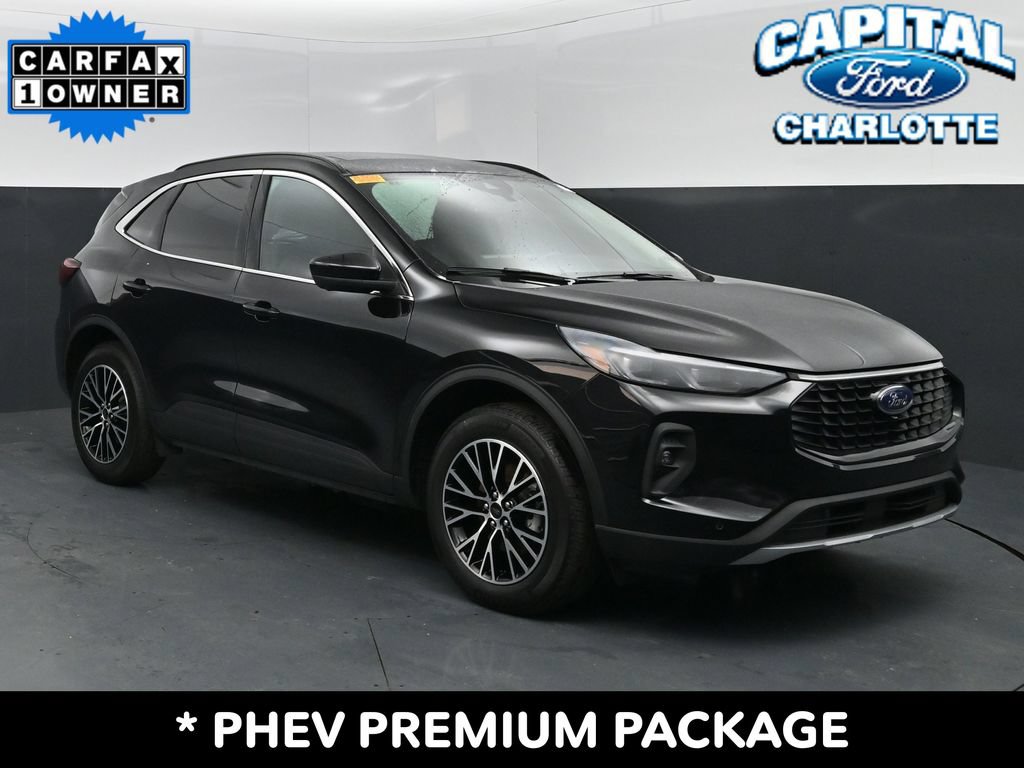 Used 2026 Ford Escape SE w/ PHEV Premium Package FWD image 3
