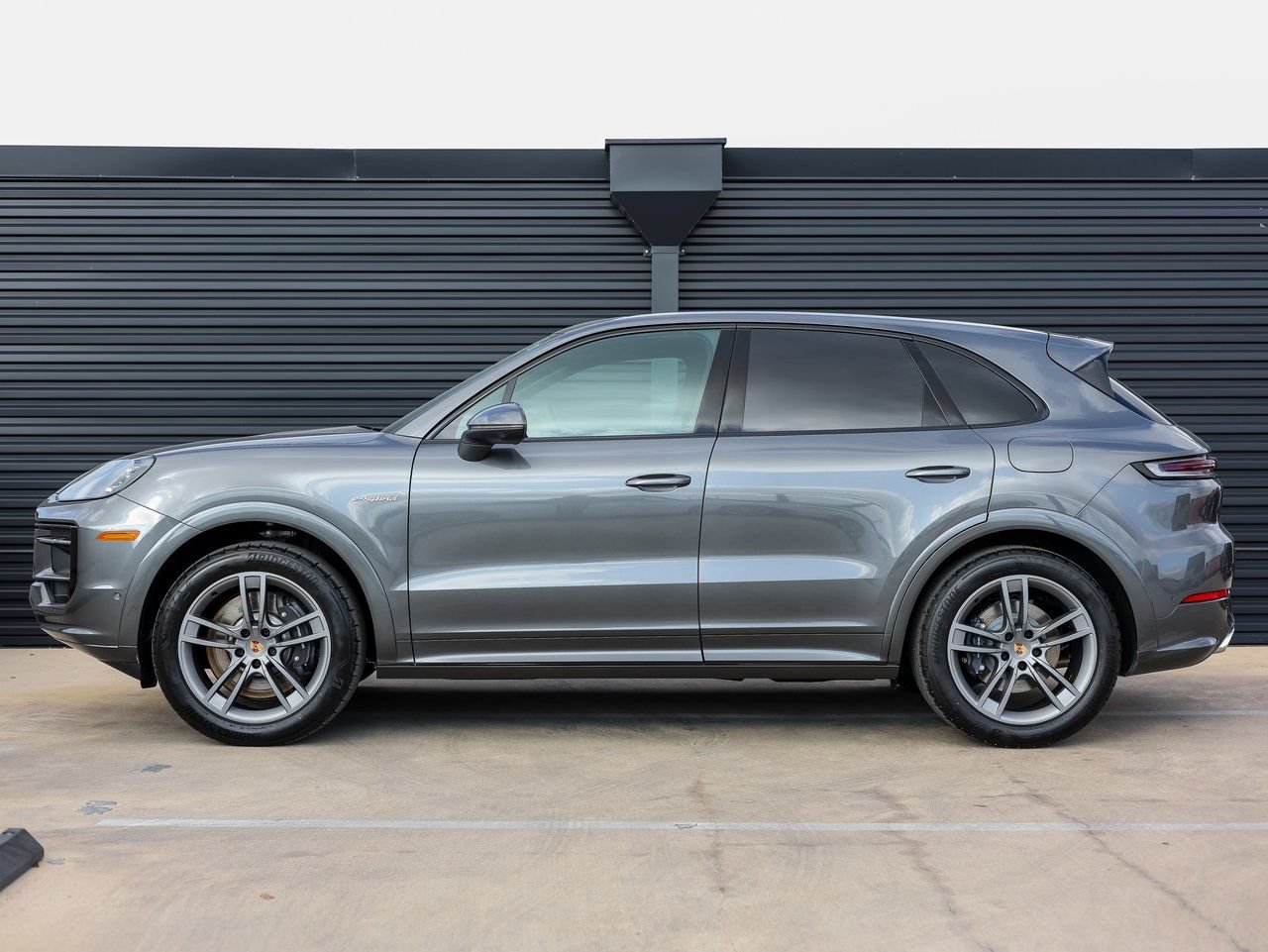 New 2026 Porsche Cayenne E-Hybrid AWD/4WD image 2