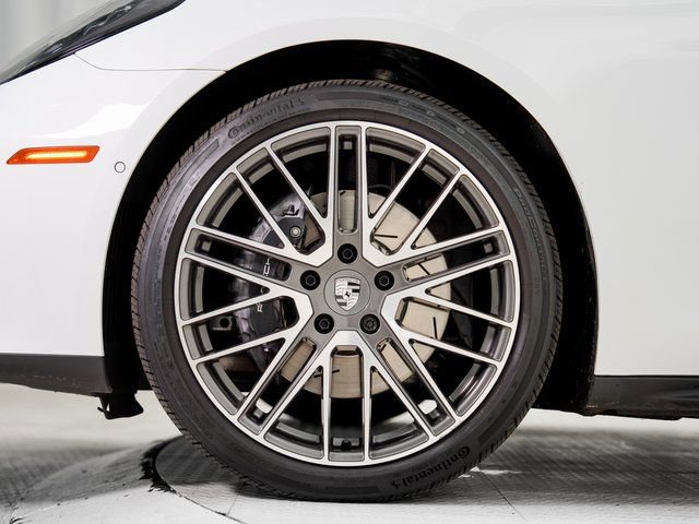Certified 2025 Porsche Panamera 4 image 27