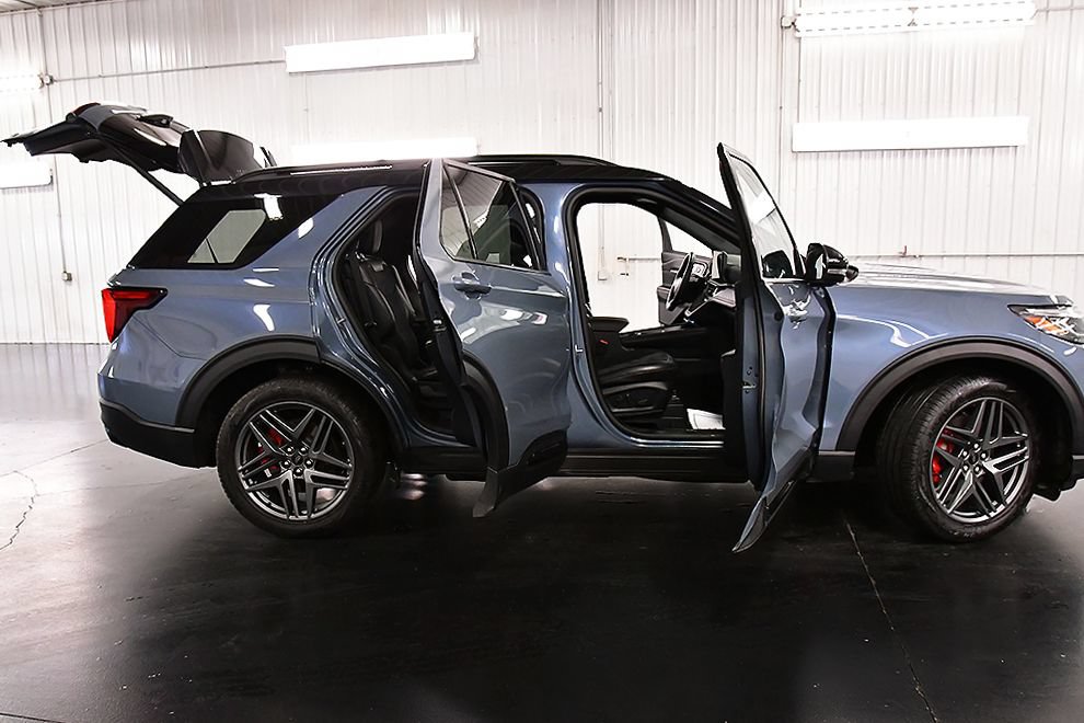 Used 2025 Ford Explorer ST AWD/4WD image 30