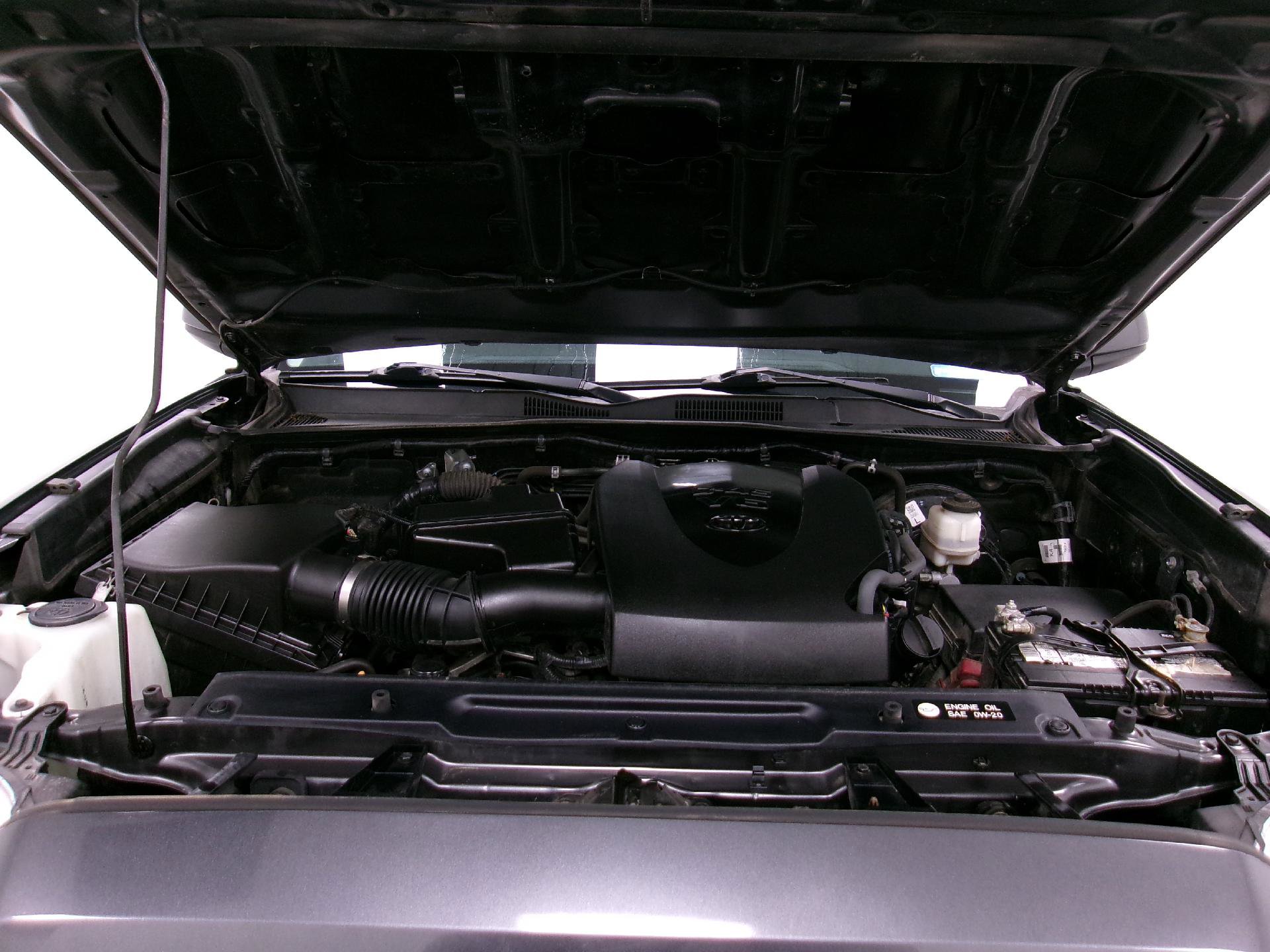 Used 2018 Toyota Tacoma SR5 image 18