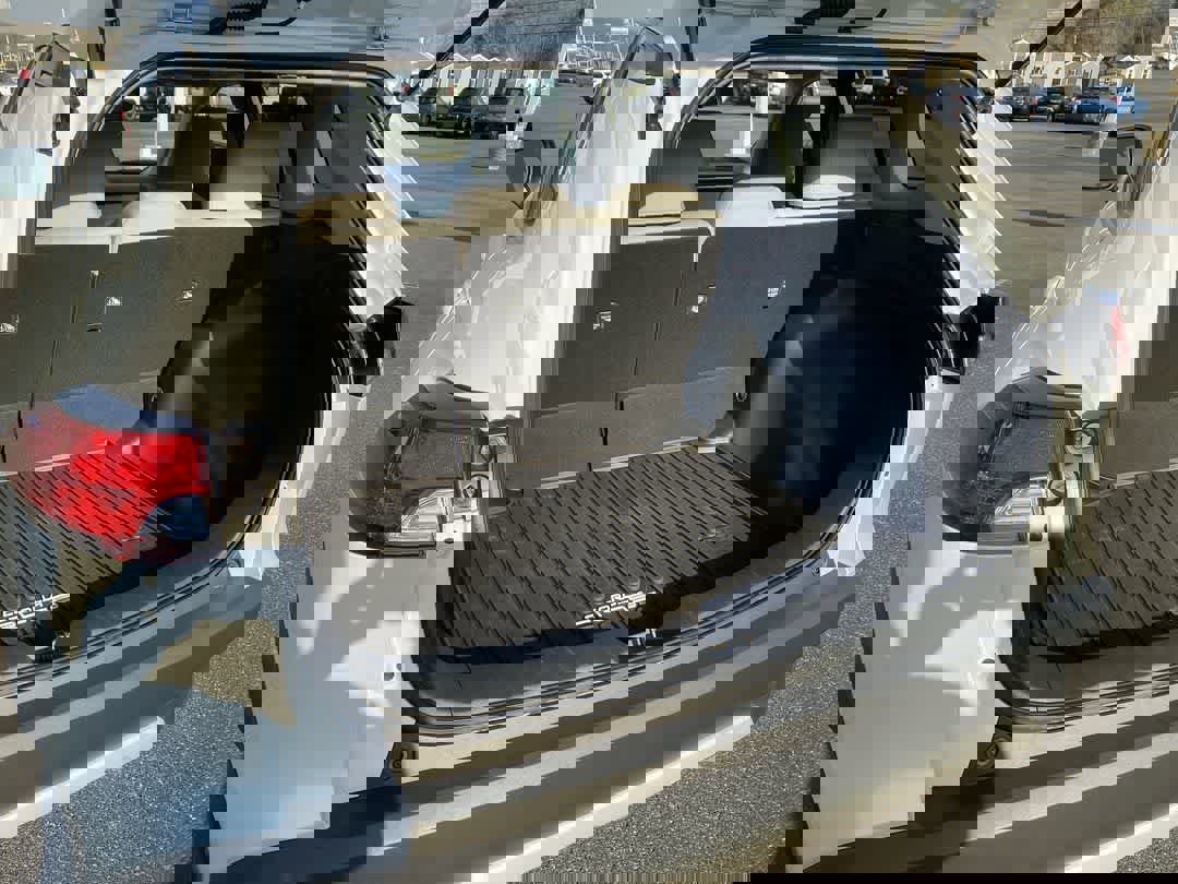 Used 2025 Toyota Corolla Cross LE image 22