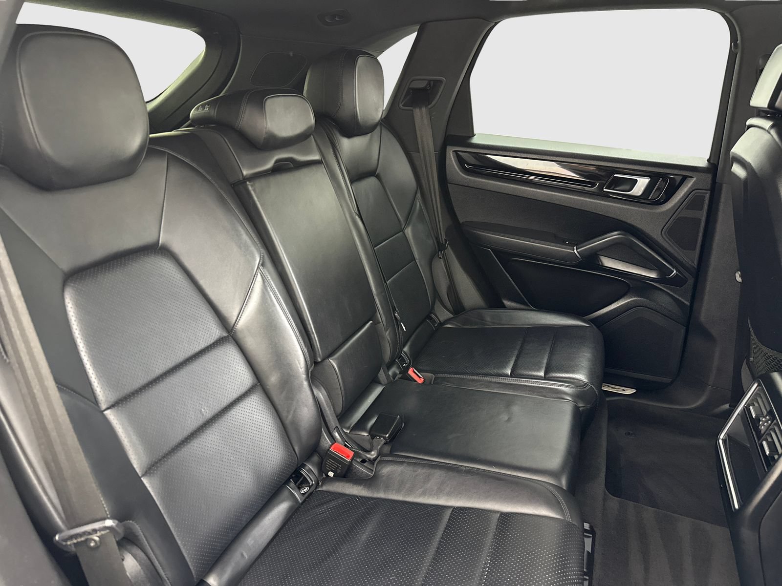 Used 2019 Porsche Cayenne AWD/4WD image 46