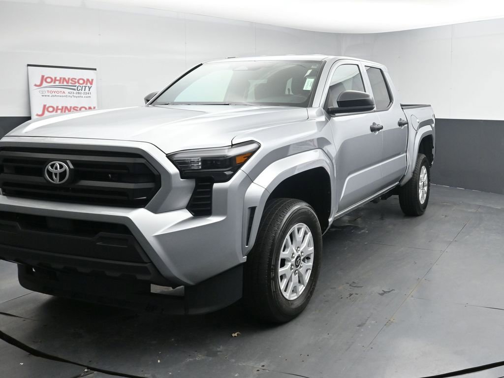 Used 2025 Toyota Tacoma SR image 4
