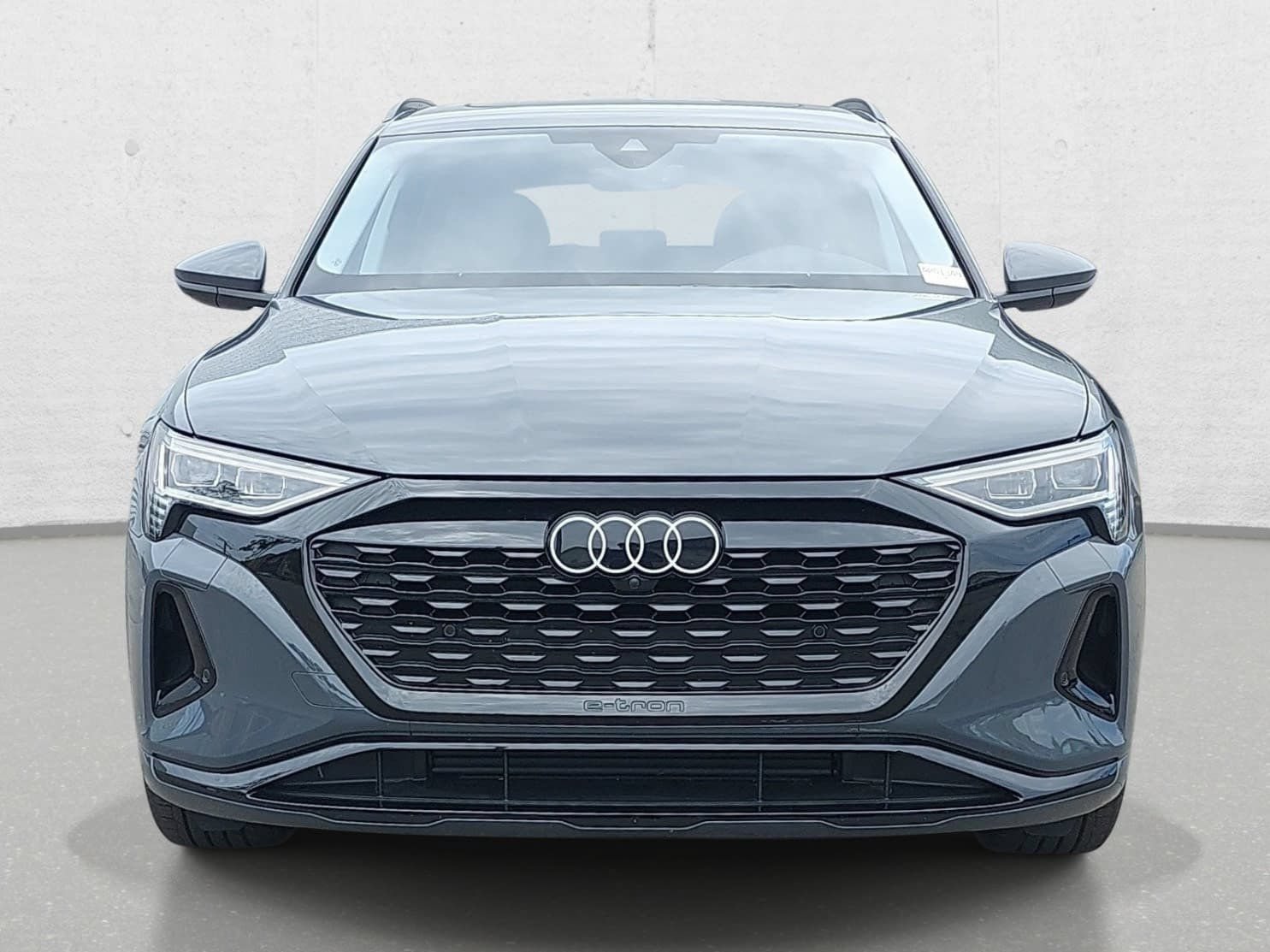 Used 2024 Audi Q8 e-tron Premium AWD/4WD image 2