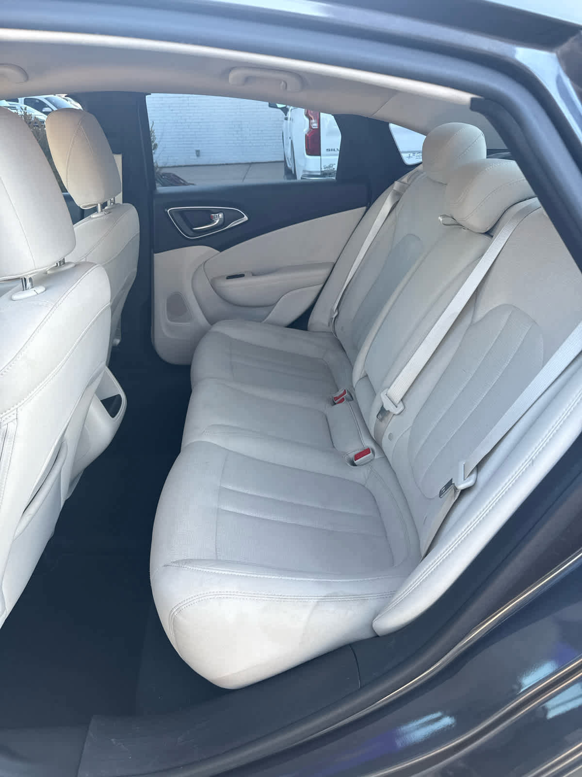 Used 2016 Chrysler 200 Limited image 24