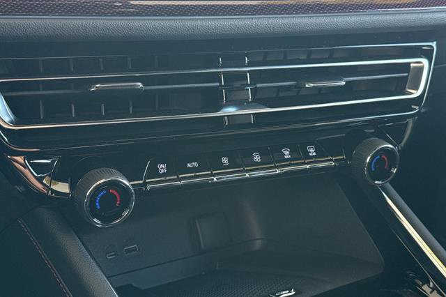New 2026 Chevrolet Traverse Z71 w/ Driver Confidence Package image 21