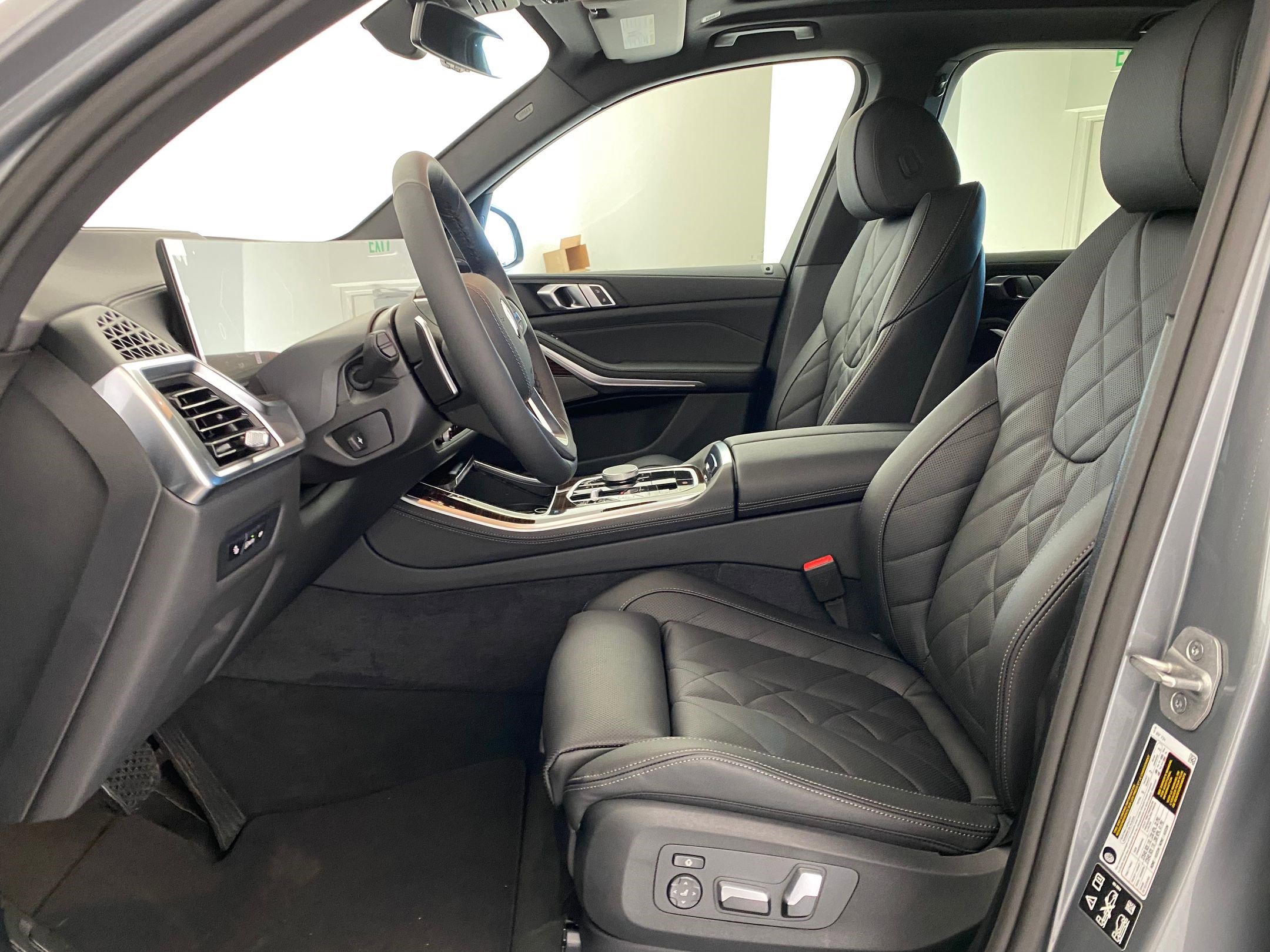 Used 2026 BMW X5 xDrive40i w/ Premium Package image 4