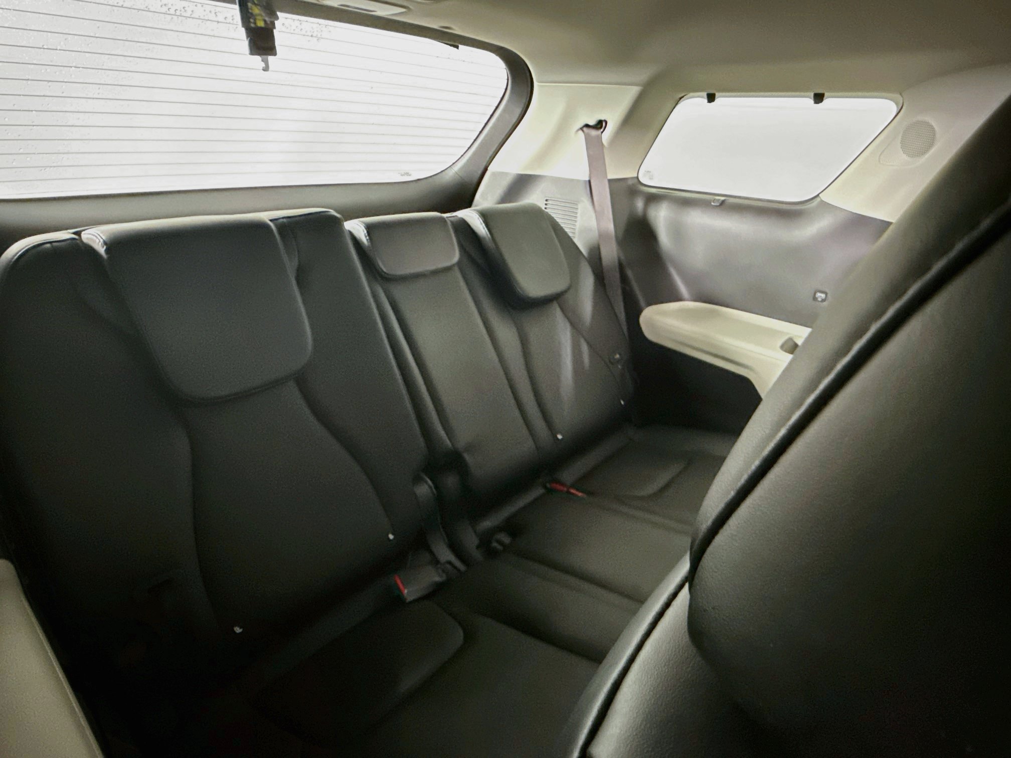 Used 2023 Kia Carnival EX FWD image 35