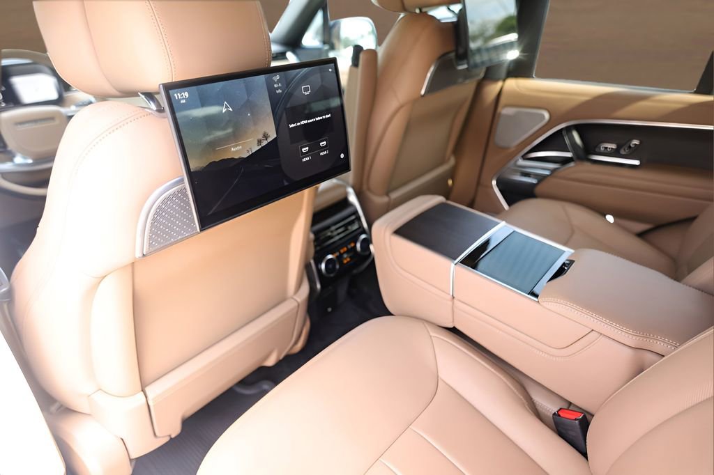 Used 2025 Land Rover Range Rover Autobiography image 23