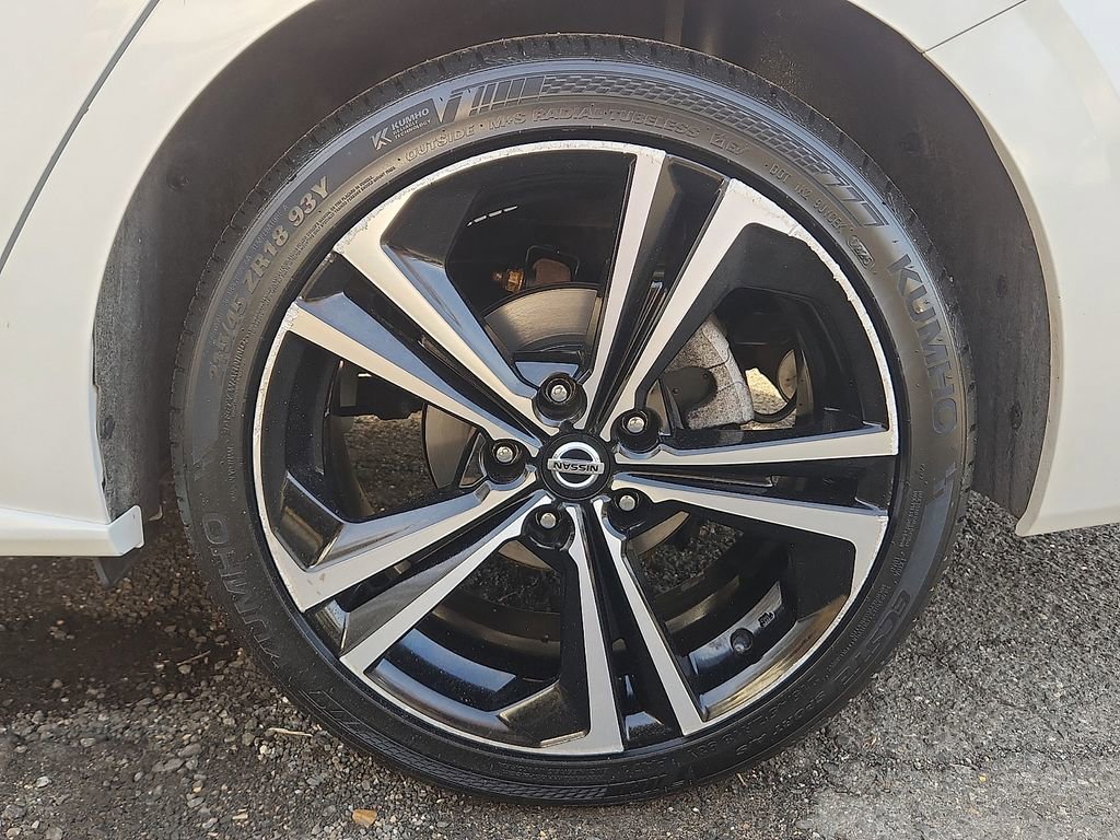 Used 2020 Nissan Sentra SR w/ Lighting Package image 8