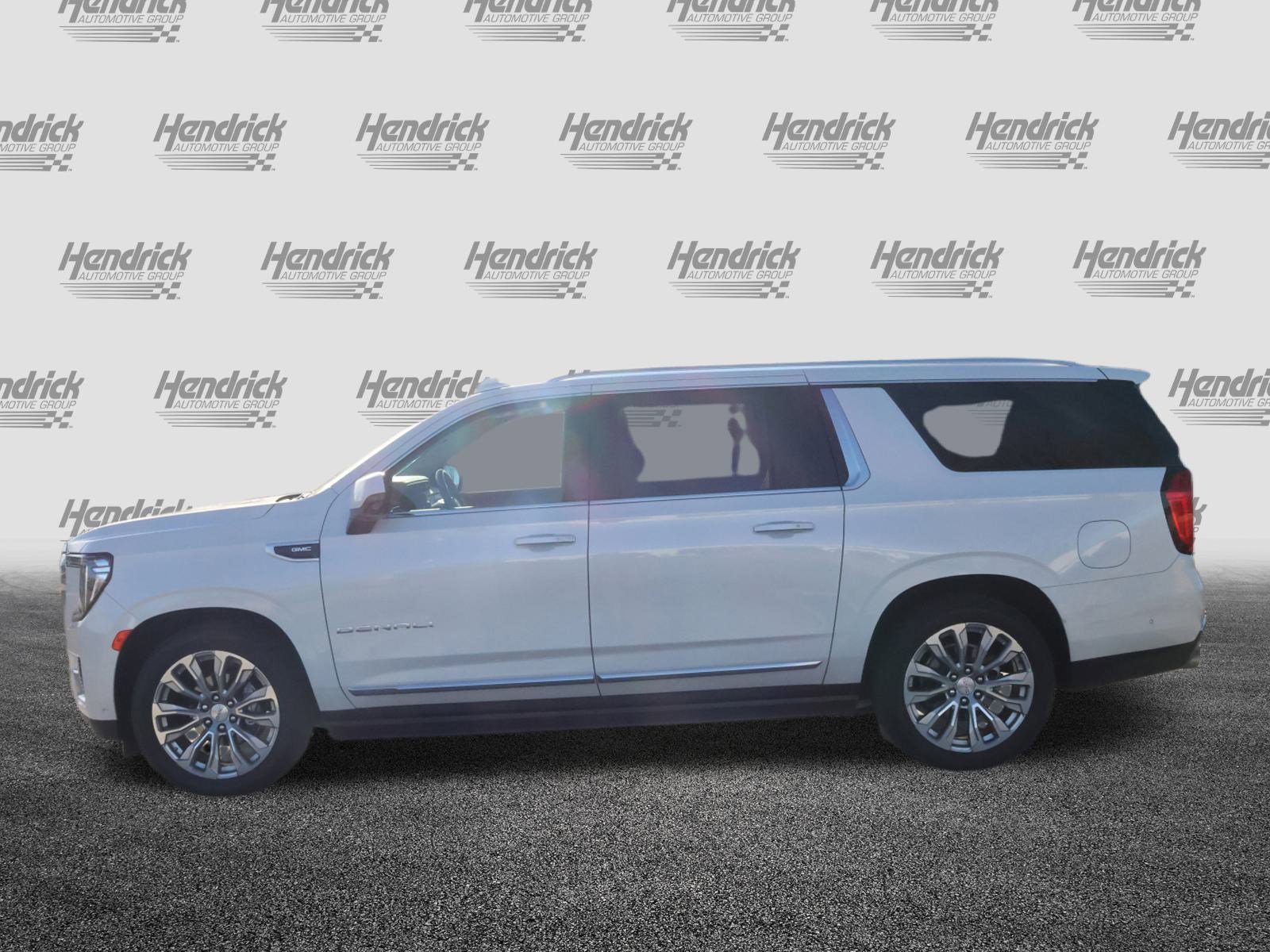 Used 2024 GMC Yukon XL Denali w/ Denali Reserve Package image 6