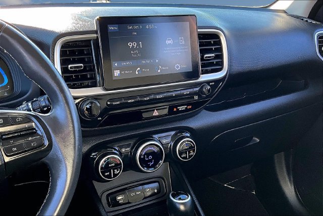 Used 2026 Hyundai Venue SEL FWD image 9