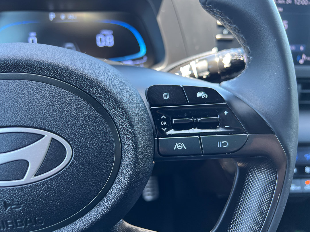 Used 2025 Hyundai Elantra Sport FWD image 14