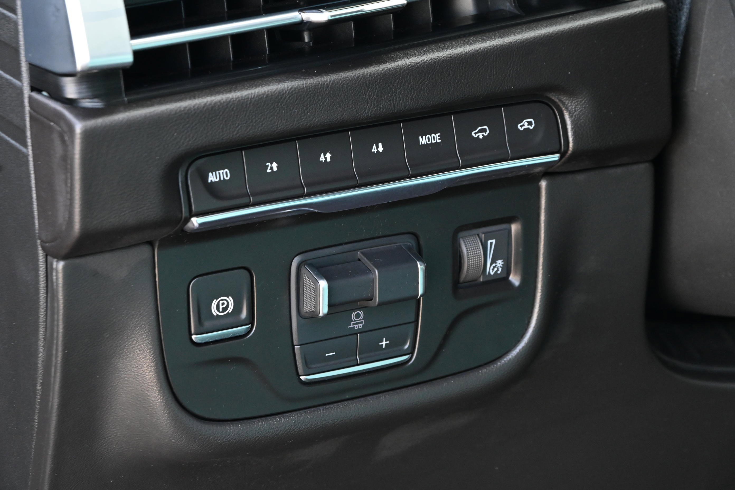 Used 2025 Cadillac Escalade Sport w/ Touring Package image 26